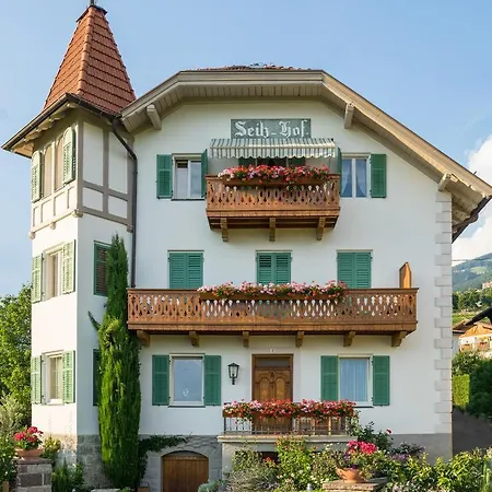Gaestehaus Seitzhof Bed & Breakfast 3*