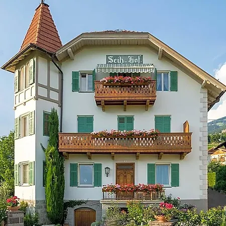 Gaestehaus Seitzhof Bed & Breakfast 3*